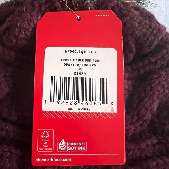 The Northface Triple Cable Fur Pom Beanie NWT - Picture 4 of 4